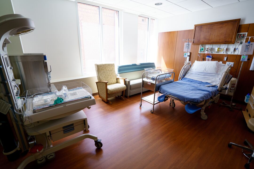 Photo of a hospital room
